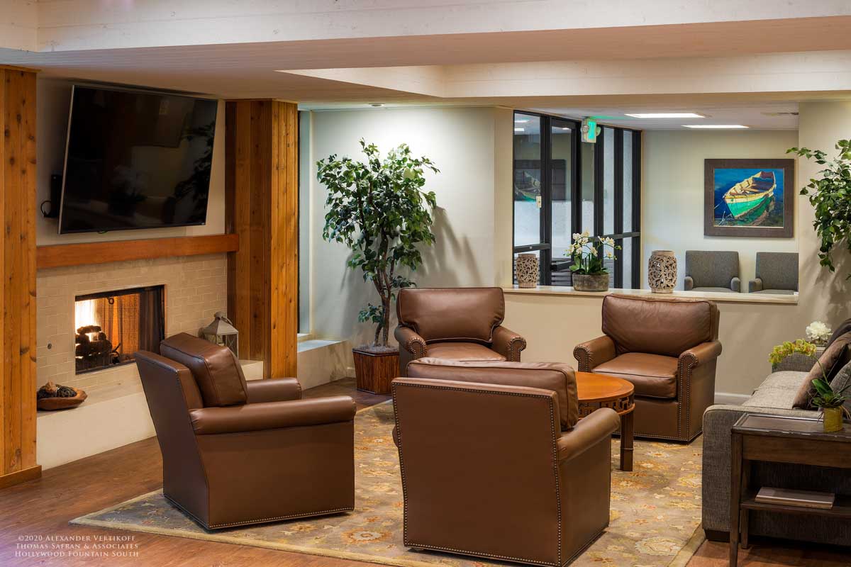 Interior photo of Hollywood Fountain South property