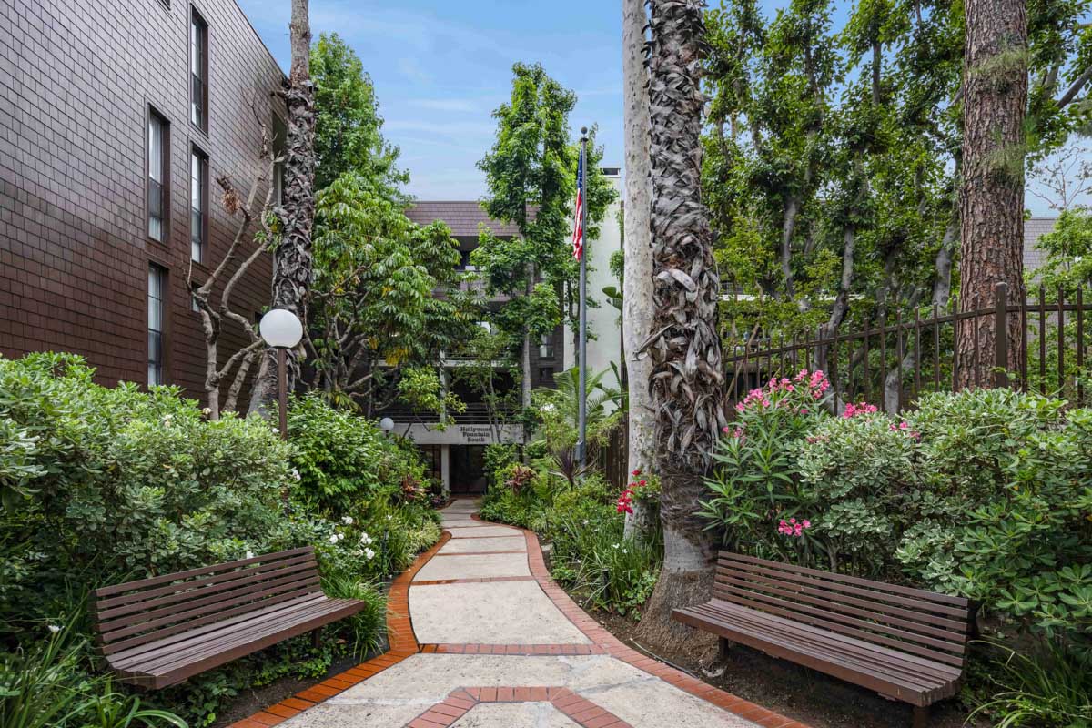 Exterior photo of Hollywood Fountain South property