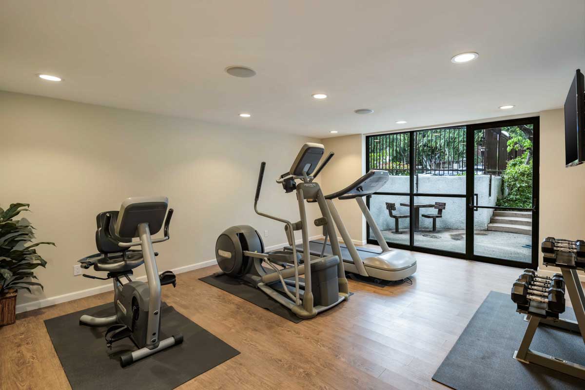 Interior photo of Hollywood Fountain South property