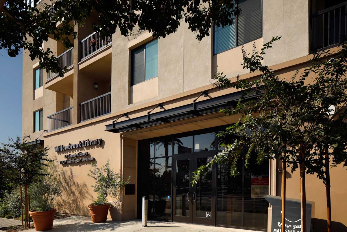 Exterior of Gateway at Willowbrook property