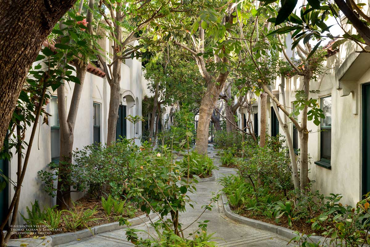 Exterior of Hollywood El Centro property