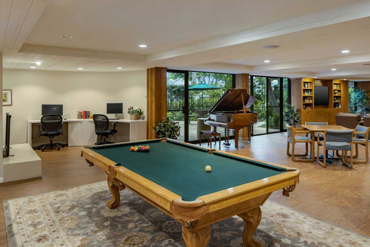 Interior of Hollywood Fountain North property