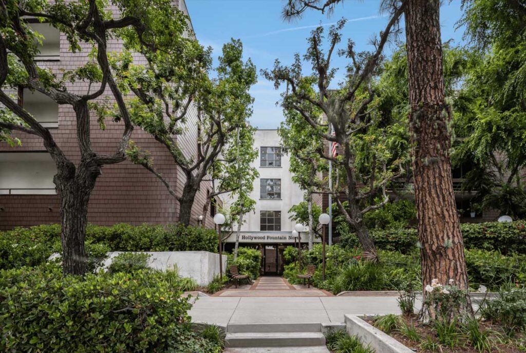 Exterior of Hollywood Fountain North property